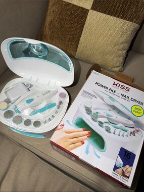 Kiss White & Teal Electric Nail Care Kit